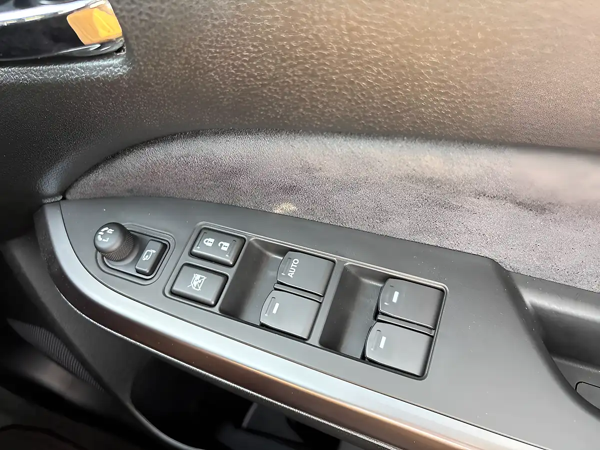 Used 2026 Suzuki Vitara Ultra Red - Interior and Exterior details 16