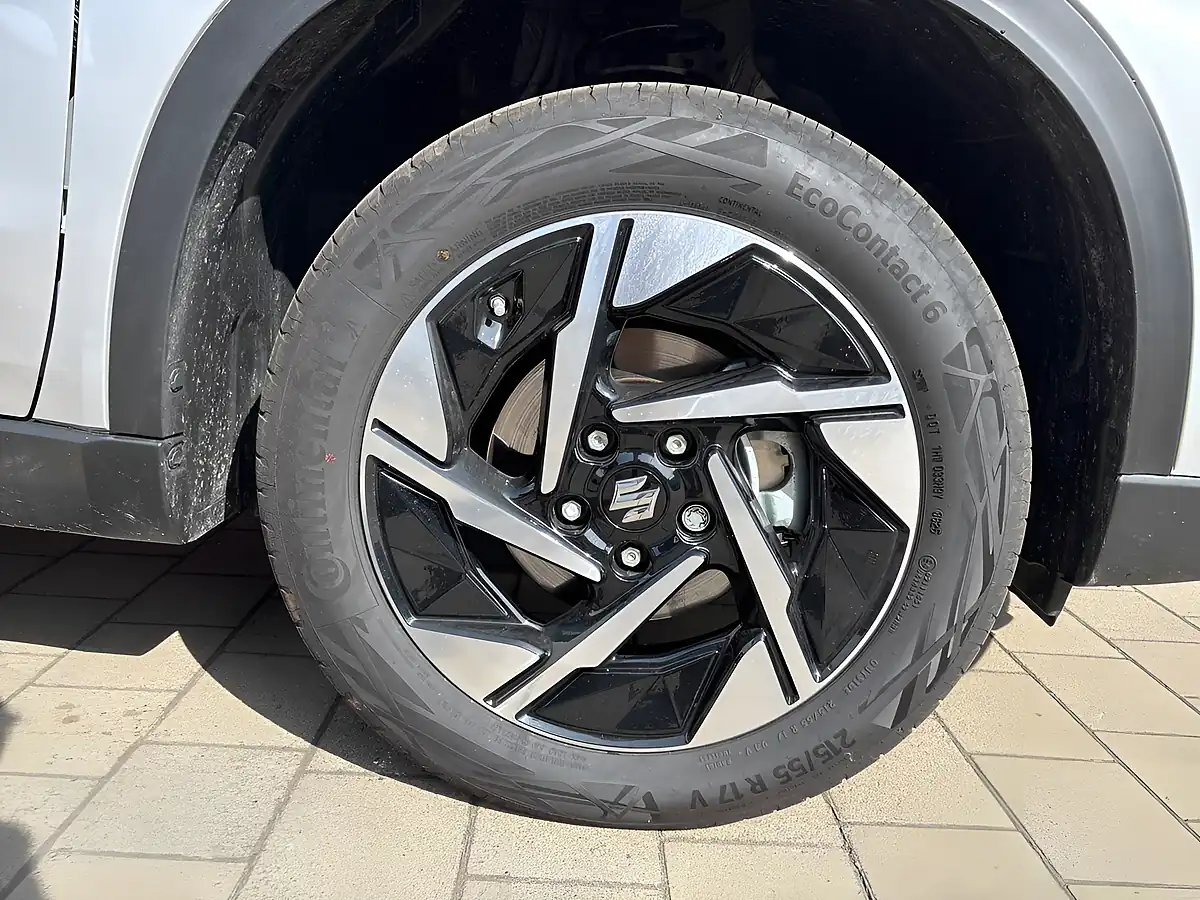 Used 2026 Suzuki Vitara Ultra Silver - Interior and Exterior details 7
