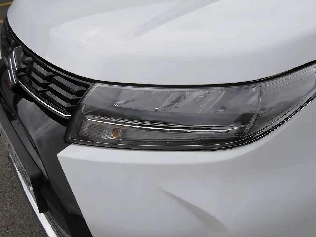 Used 2026 Suzuki Vitara Ultra White - Interior and Exterior details 12