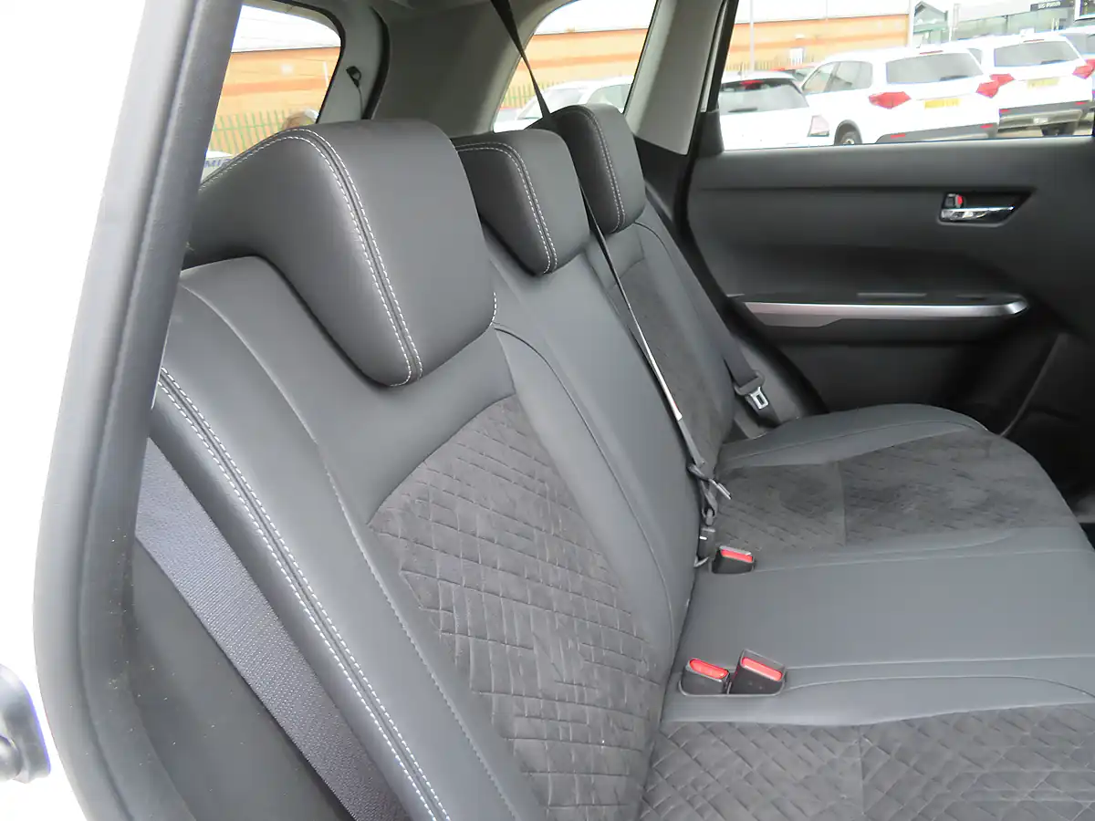 Used 2026 Suzuki Vitara Ultra White - Interior and Exterior details 14