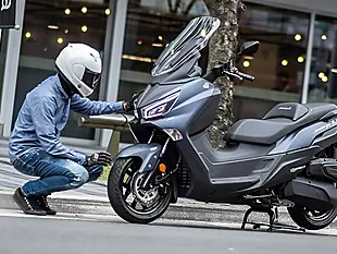 Used 2026 Sym Joymax Z+ White - Interior and Exterior details 4