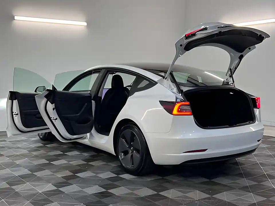 Used 2026 Tesla Model 3 Standard Range + White - Interior and Exterior details 15