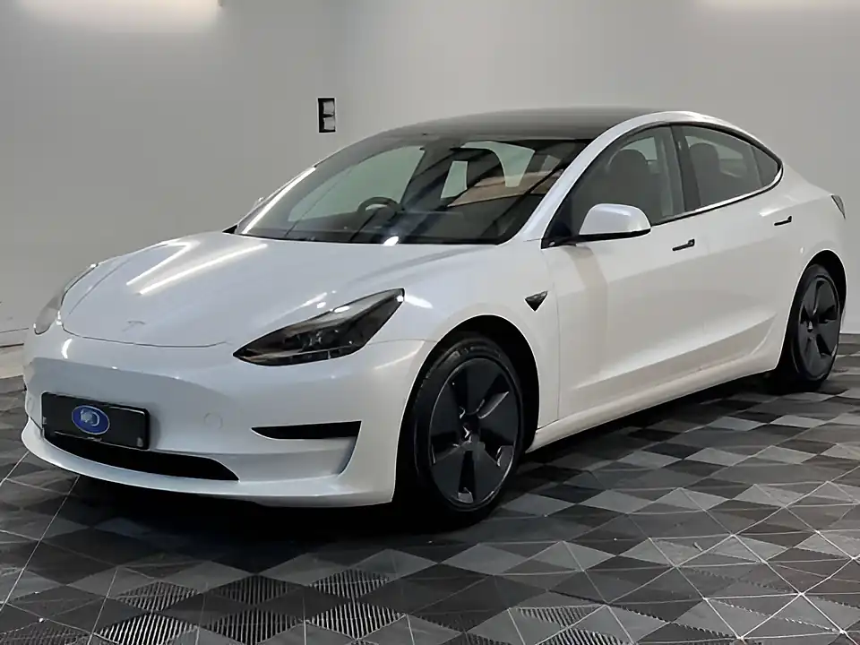 Used 2026 Tesla Model 3 Standard Range + White - Interior and Exterior details 9