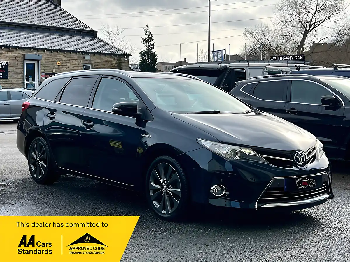 Used 2026 Toyota Auris Excel Grey - Front View