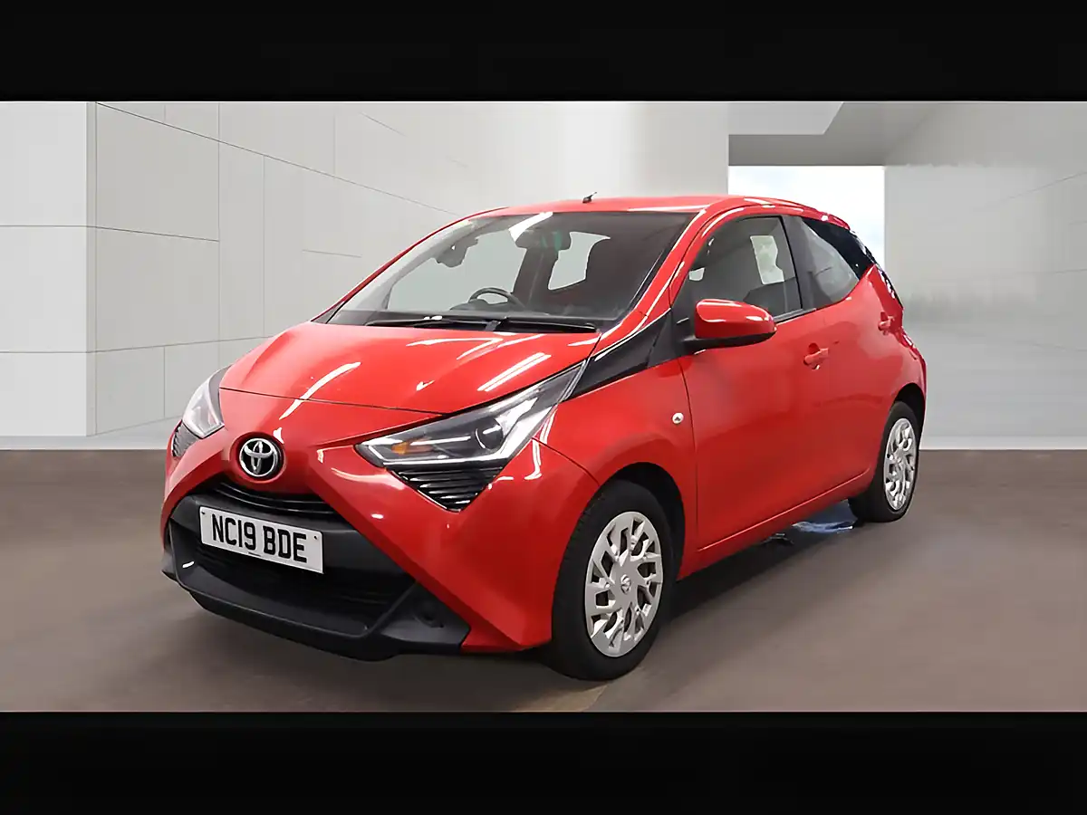 Used 2026 Toyota Aygo X-Play Red - Interior and Exterior details 11