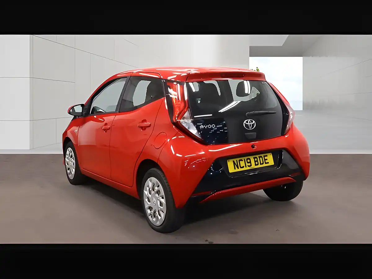 Used 2026 Toyota Aygo X-Play Red - Interior and Exterior details 12