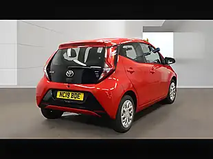 Used 2026 Toyota Aygo X-Play Red - Interior and Exterior details 13