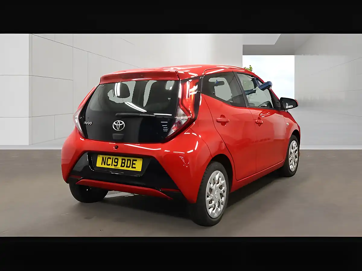 Used 2026 Toyota Aygo X-Play Red - Interior and Exterior details 13