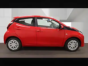 Used 2026 Toyota Aygo X-Play Red - Interior and Exterior details 14