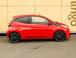 Used 2026 Toyota Aygo X-Trend Red - Interior and Exterior details 8