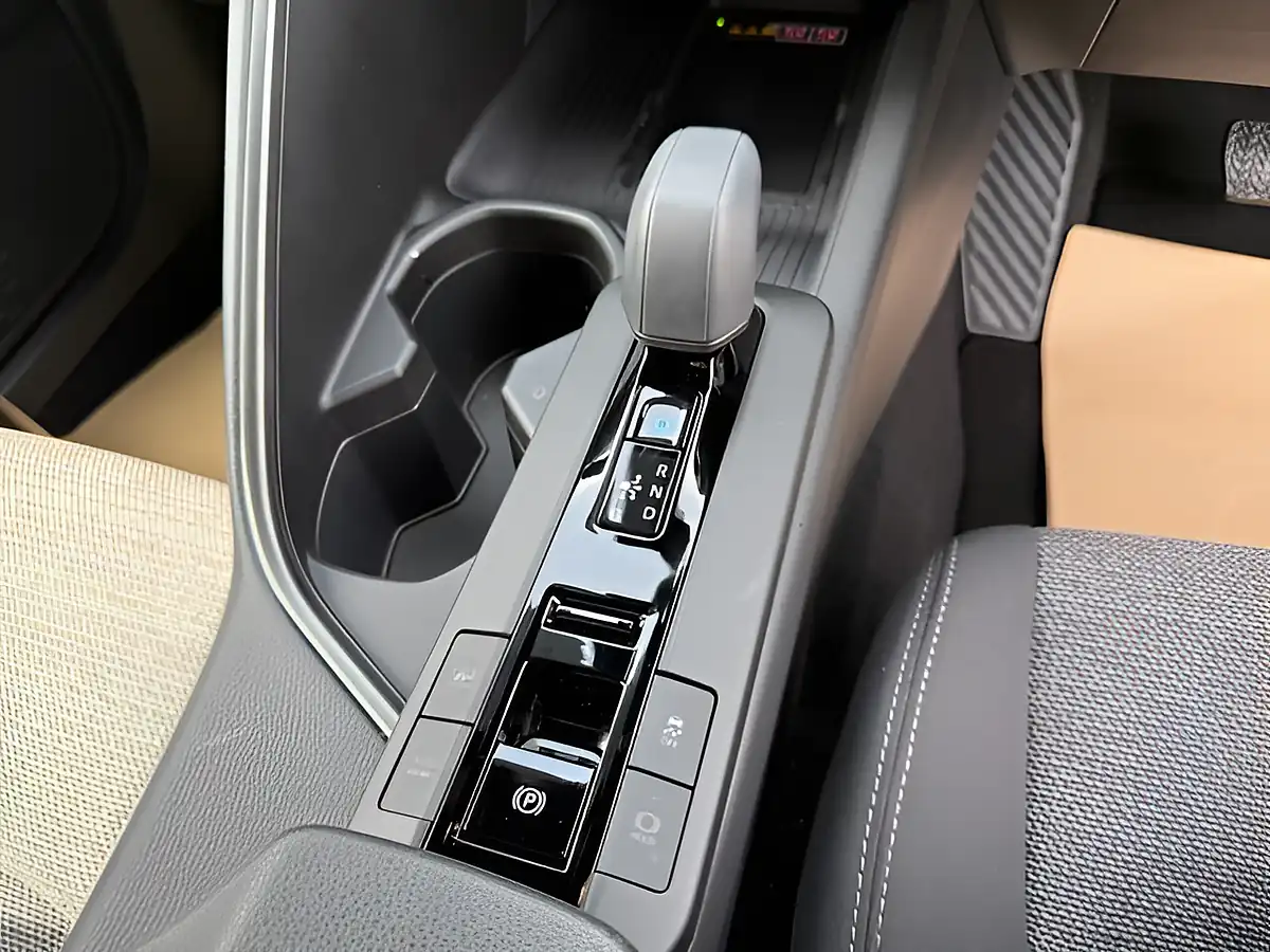Used 2026 Toyota C-Hr Design Grey - Interior and Exterior details 13