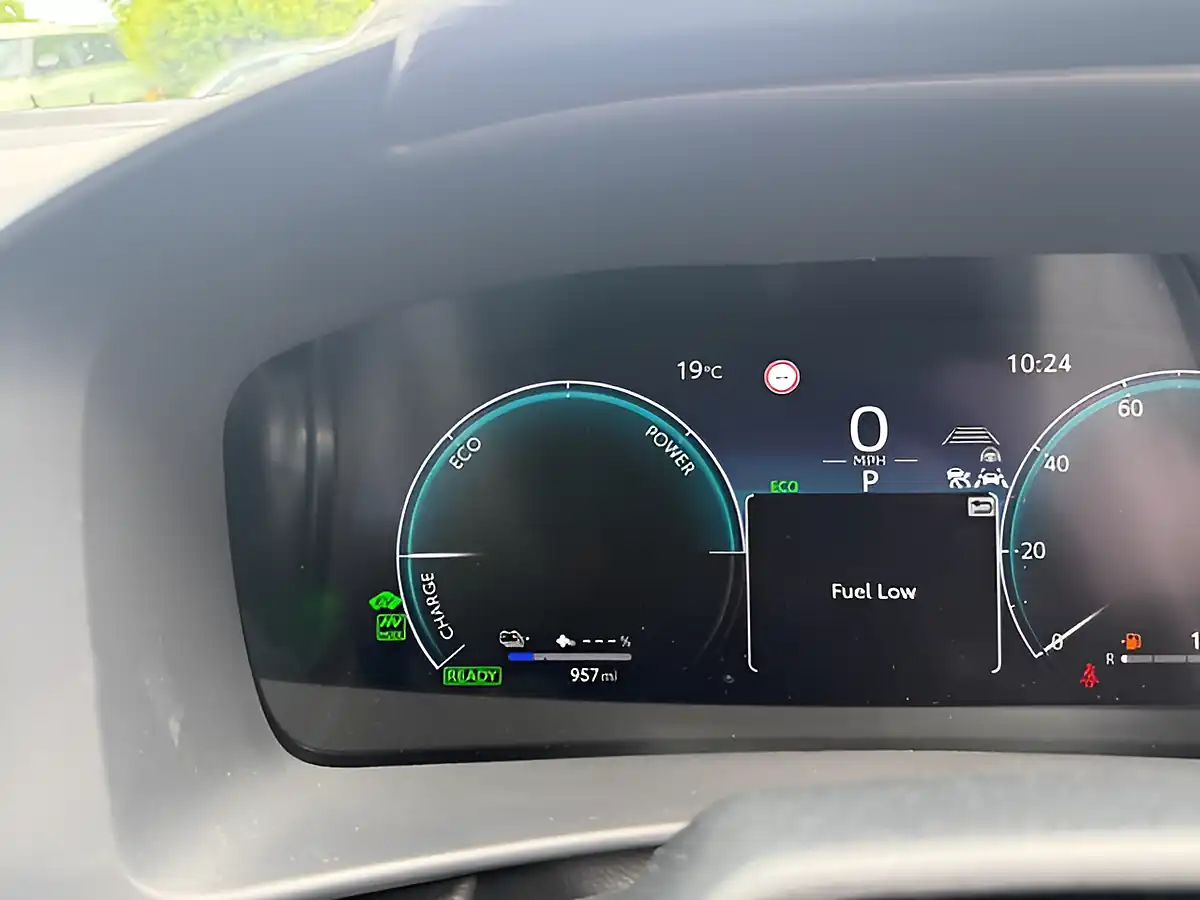 Used 2026 Toyota C-Hr Design Grey - Interior and Exterior details 5