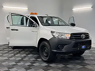 Used 2026 Toyota Hilux Hi-Luxury Active White - Interior and Exterior details 15