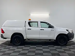Used 2026 Toyota Hilux Hi-Luxury Active White - Interior and Exterior details 2