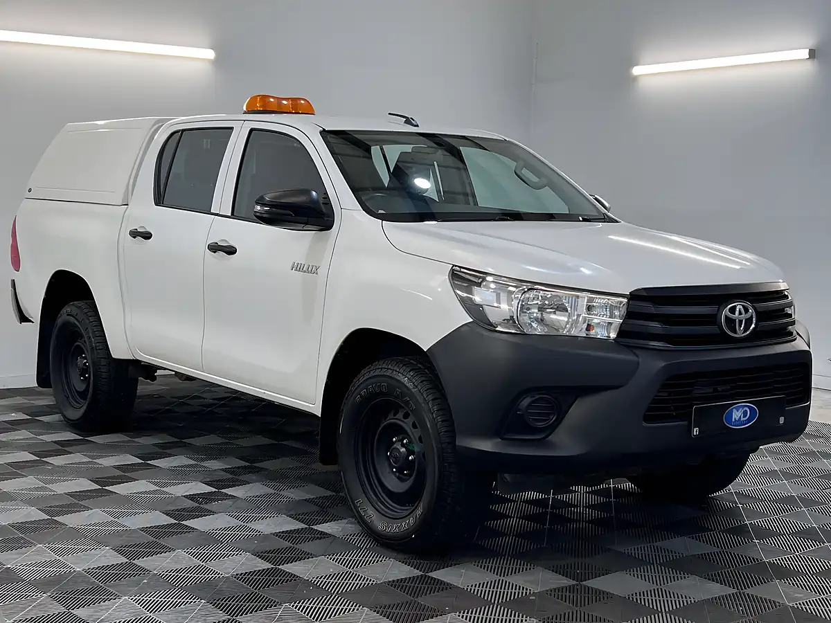 Used 2026 Toyota Hilux Hi-Luxury Active White - Interior and Exterior details 20