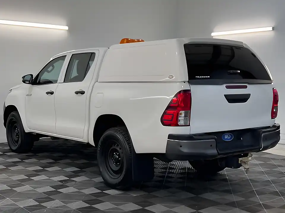 Used 2026 Toyota Hilux Hi-Luxury Active White - Interior and Exterior details 7