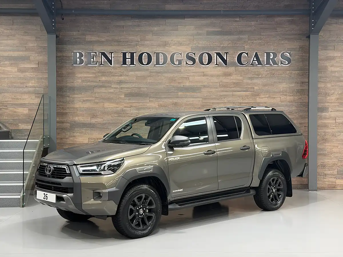 Used 2026 Toyota Hilux Invincible X Titan Bronze Metallic - Front View