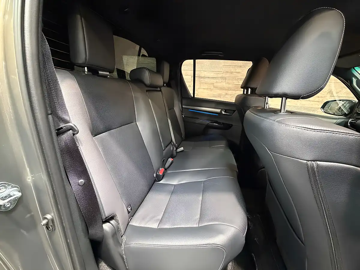 Used 2026 Toyota Hilux Invincible X Titan Bronze Metallic - Interior and Exterior details 12