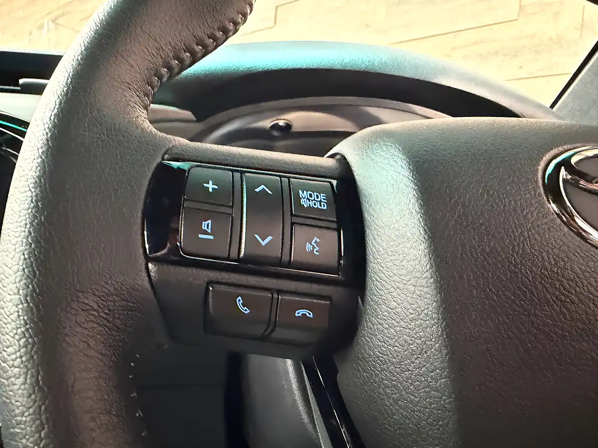 Used 2026 Toyota Hilux Invincible X Titan Bronze Metallic - Interior and Exterior details 18