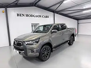 Used 2026 Toyota Hilux Invincible X Titan Bronze Metallic - Interior and Exterior details 2