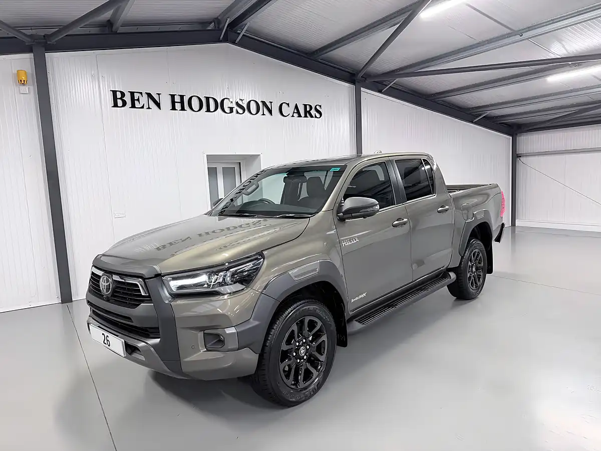 Used 2026 Toyota Hilux Invincible X Titan Bronze Metallic - Interior and Exterior details 2