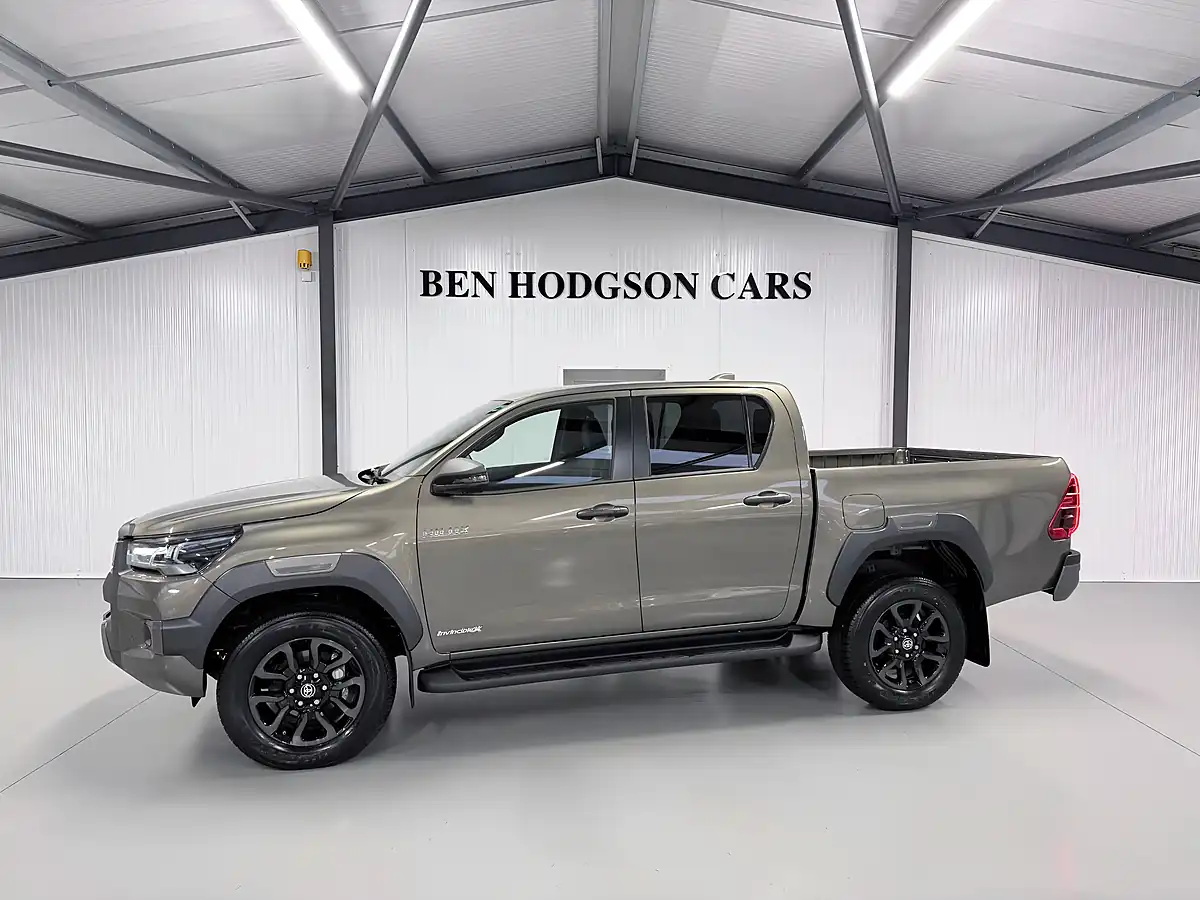 Used 2026 Toyota Hilux Invincible X Titan Bronze Metallic - Interior and Exterior details 3