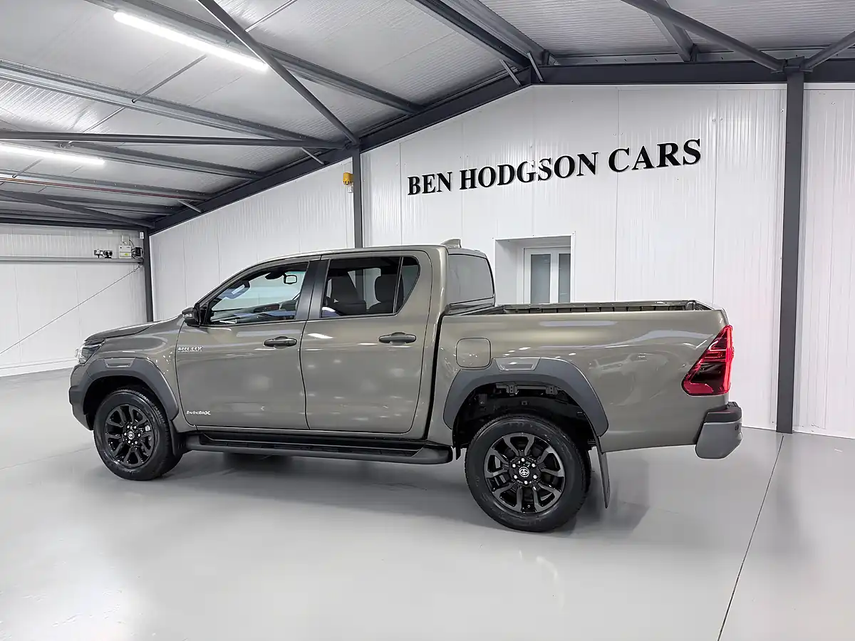 Used 2026 Toyota Hilux Invincible X Titan Bronze Metallic - Interior and Exterior details 4