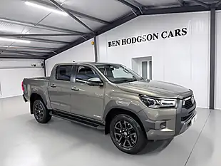 Used 2026 Toyota Hilux Invincible X Titan Bronze Metallic - Interior and Exterior details 6