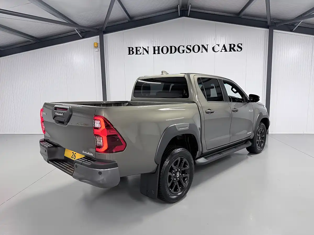 Used 2026 Toyota Hilux Invincible X Titan Bronze Metallic - Interior and Exterior details 8