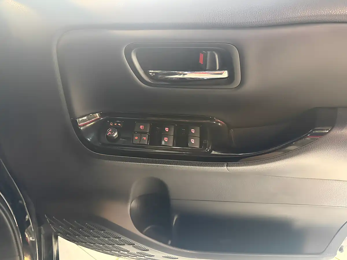 Used 2026 Toyota Noah Black - Interior and Exterior details 17