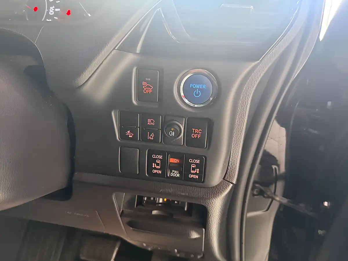 Used 2026 Toyota Noah Black - Interior and Exterior details 19