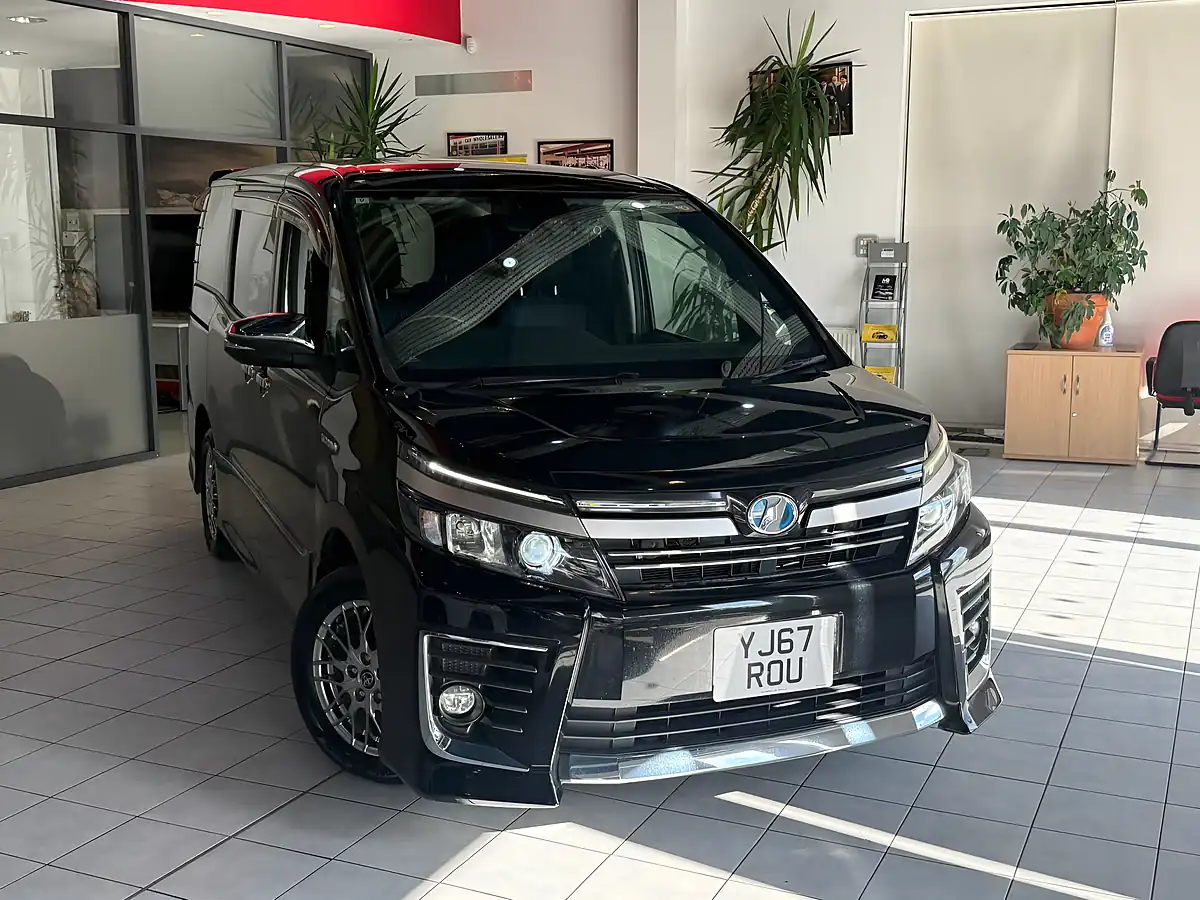 Used 2026 Toyota Noah Black - Front View