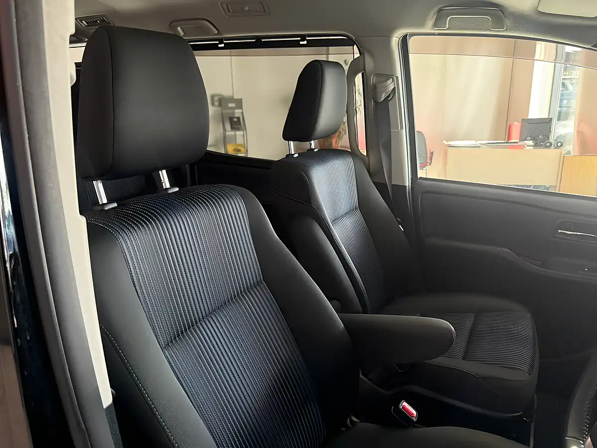 Used 2026 Toyota Noah Black - Interior and Exterior details 14