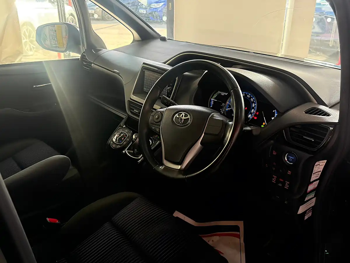 Used 2026 Toyota Noah Black - Interior and Exterior details 15