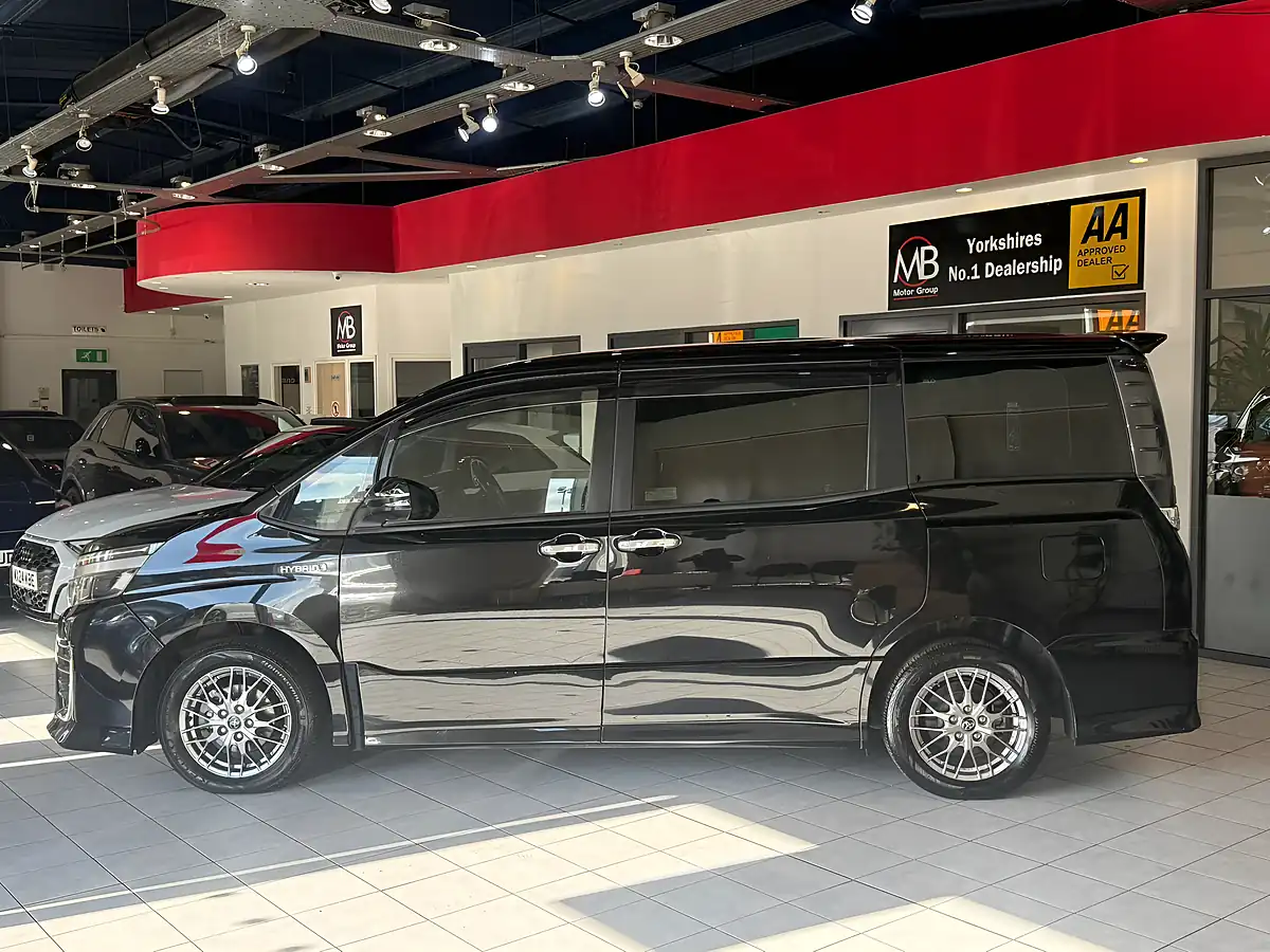 Used 2026 Toyota Noah Black - Interior and Exterior details 6