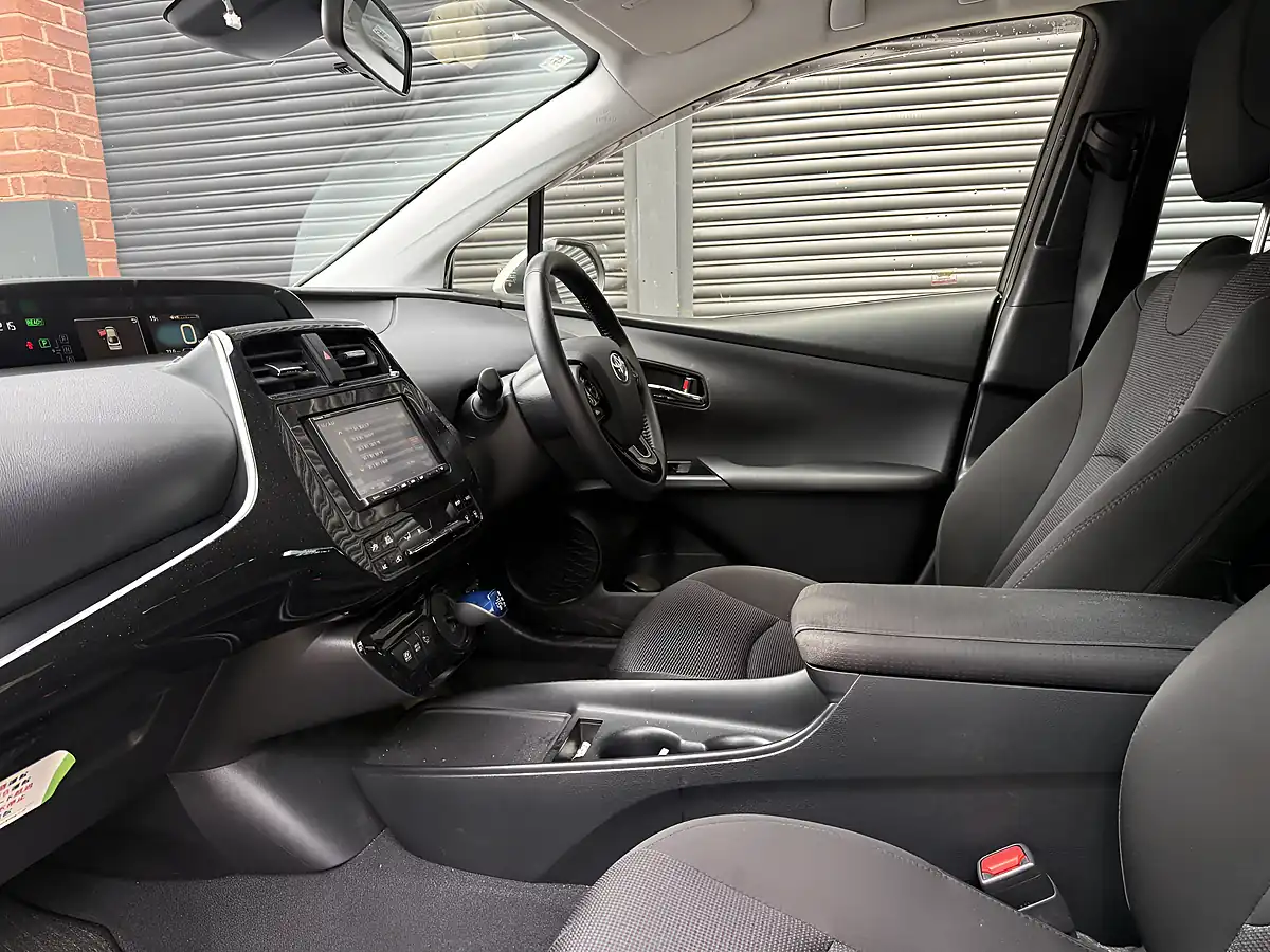 Used 2026 Toyota Prius Saloon Silver - Interior and Exterior details 11