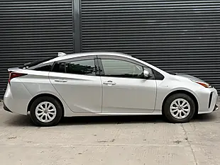 Used 2026 Toyota Prius Saloon Silver - Interior and Exterior details 7