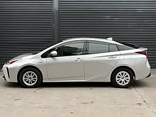 Used 2026 Toyota Prius Saloon Silver - Interior and Exterior details 8