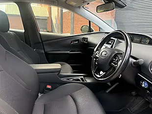 Used 2026 Toyota Prius Saloon White - Interior and Exterior details 12
