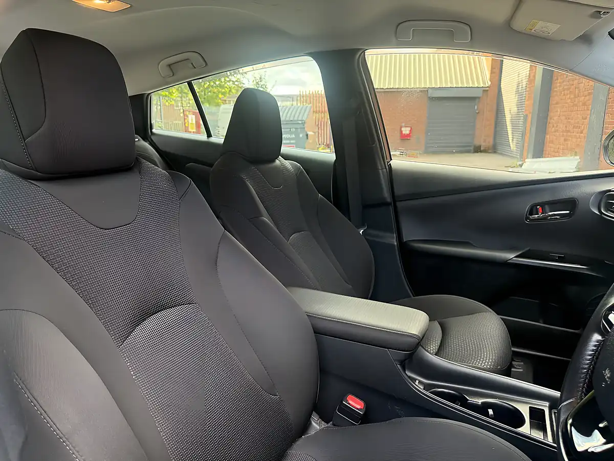 Used 2026 Toyota Prius Saloon White - Interior and Exterior details 14