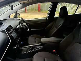 Used 2026 Toyota Prius Saloon White - Interior and Exterior details 17