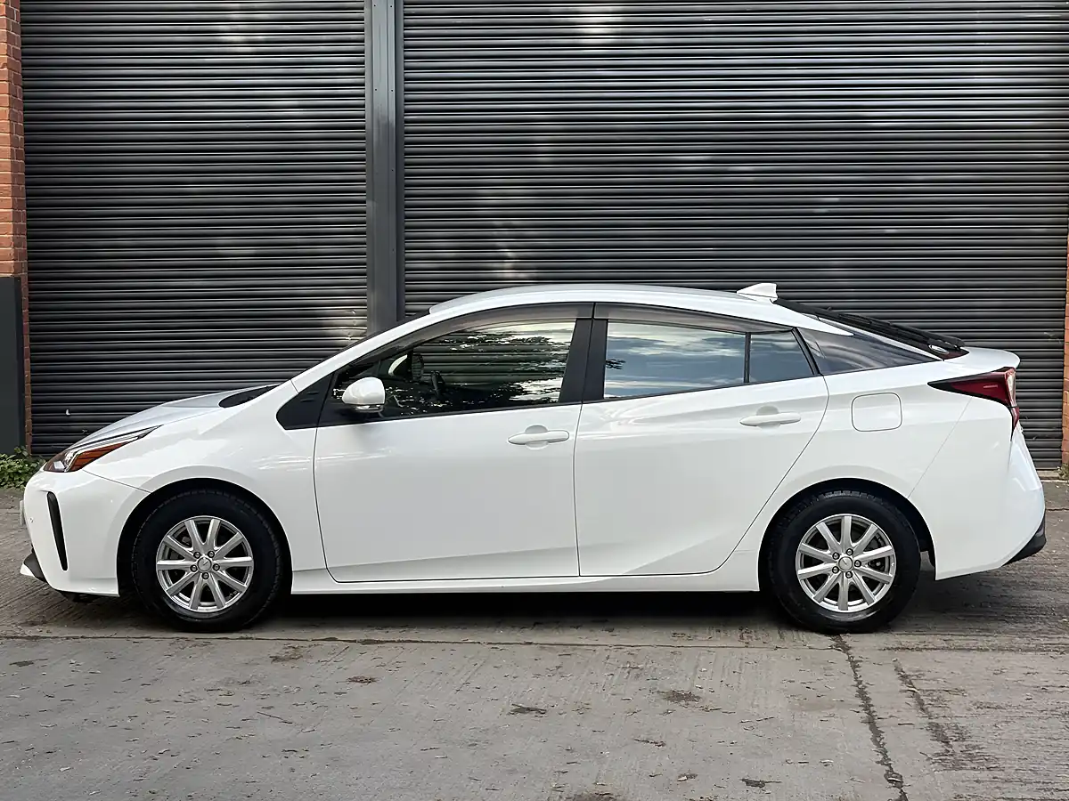 Used 2026 Toyota Prius Saloon White - Interior and Exterior details 4