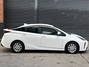 Used 2026 Toyota Prius Saloon White - Interior and Exterior details 5