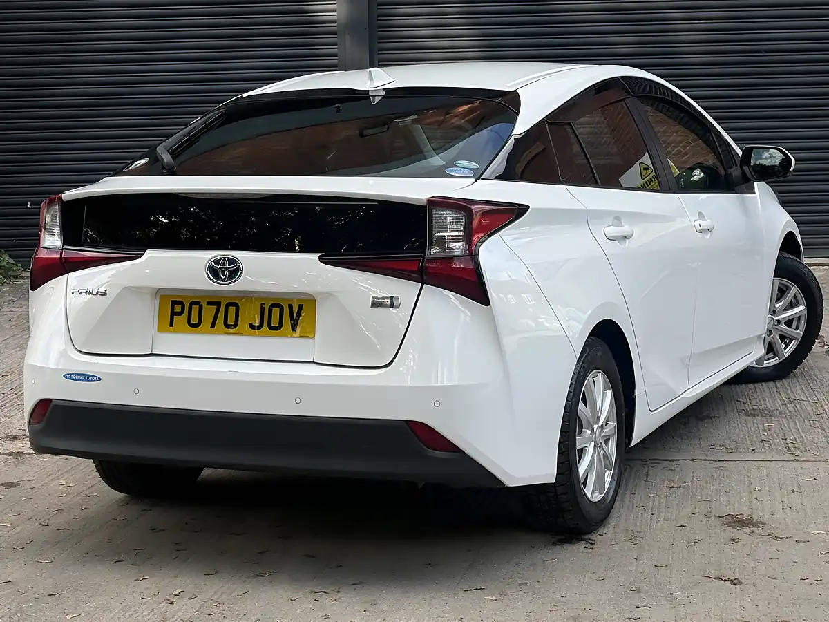 Used 2026 Toyota Prius Saloon White - Interior and Exterior details 8
