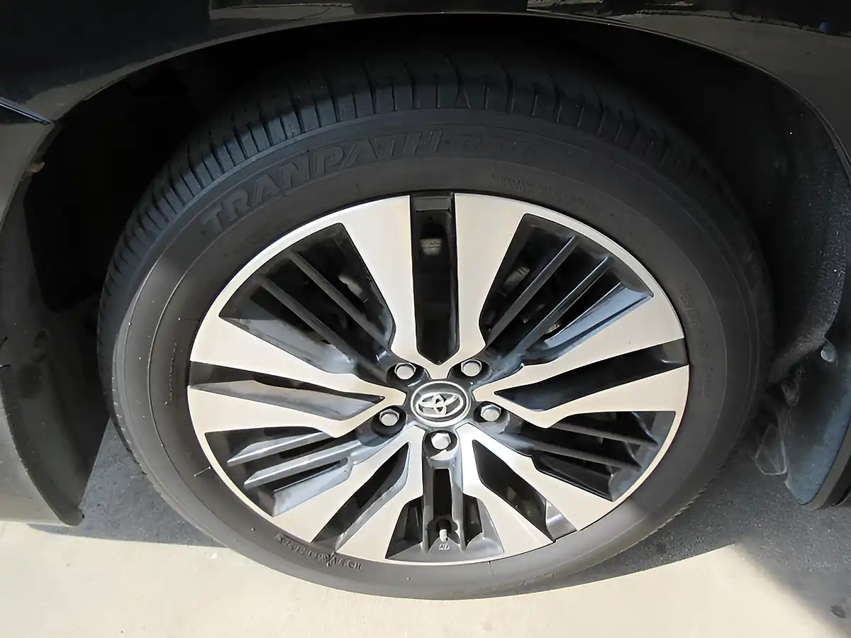 Used 2026 Toyota Vellfire Z Platinum Selection Black - Interior and Exterior details 17