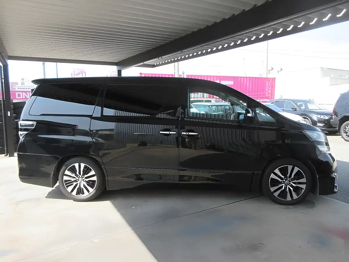 Used 2026 Toyota Vellfire Z Platinum Selection Black - Interior and Exterior details 7