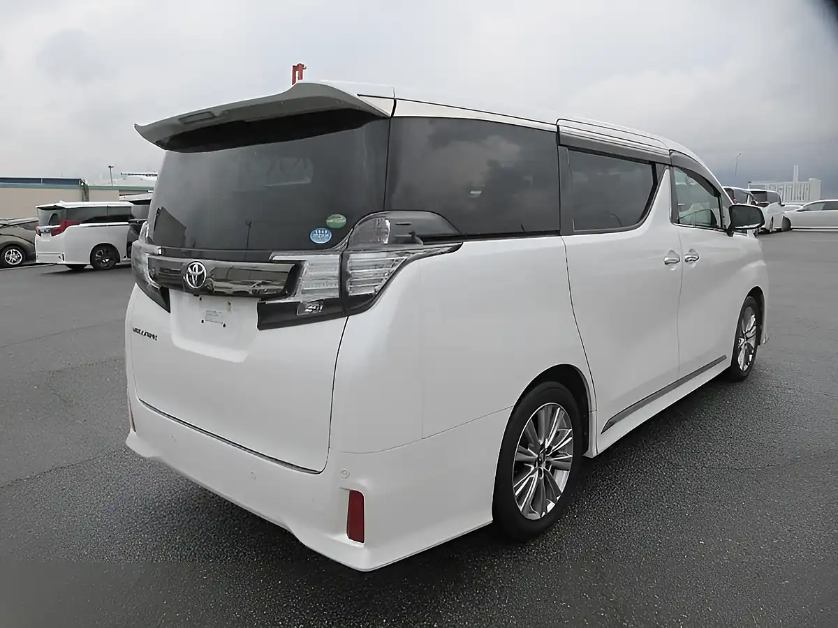 Used 2026 Toyota Vellfire Za Edition Golden Eyes Pearl White - Interior and Exterior details 4