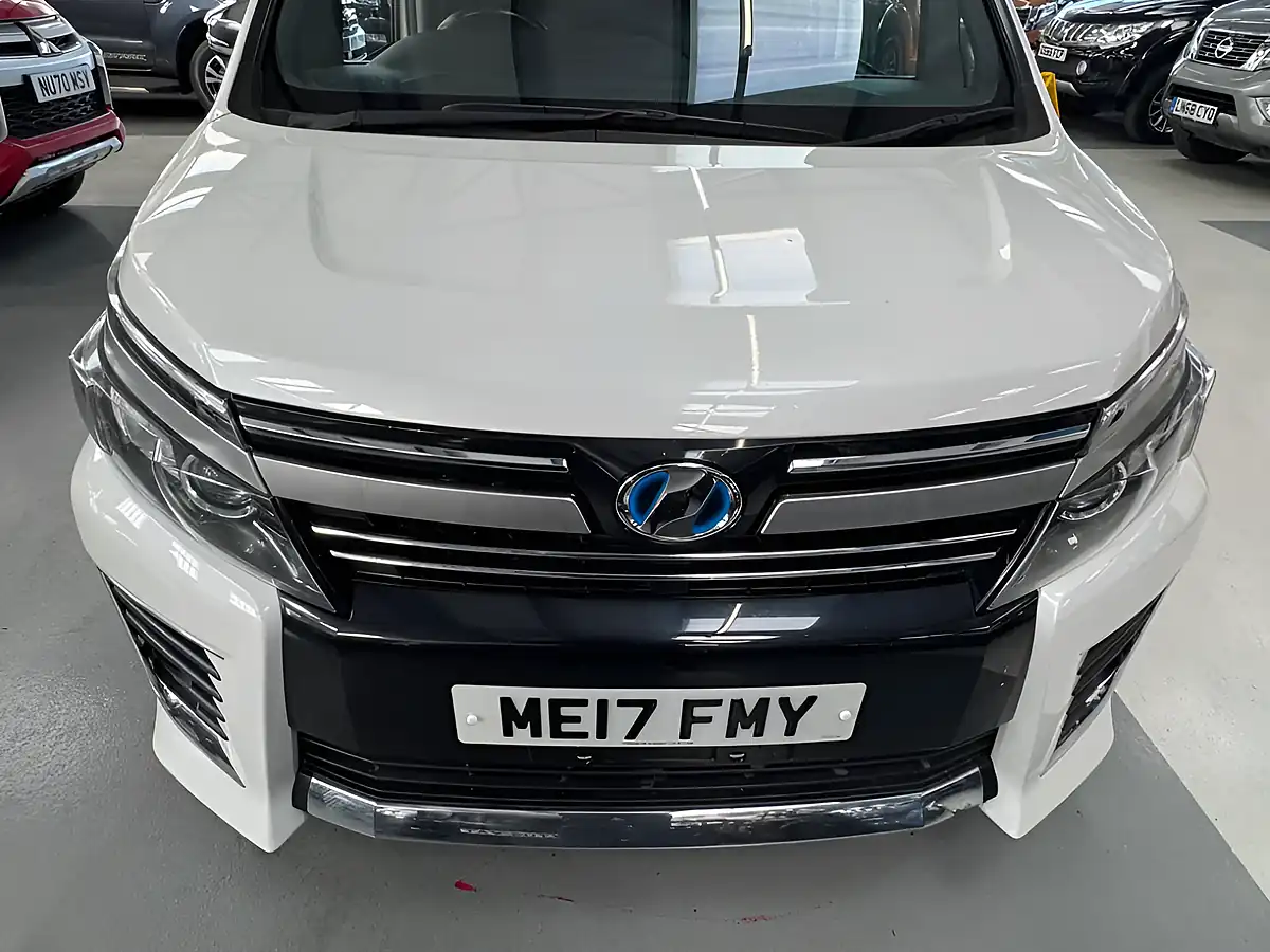 Used 2026 Toyota Voxy White - Interior and Exterior details 2