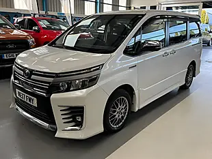 Used 2026 Toyota Voxy White - Interior and Exterior details 3