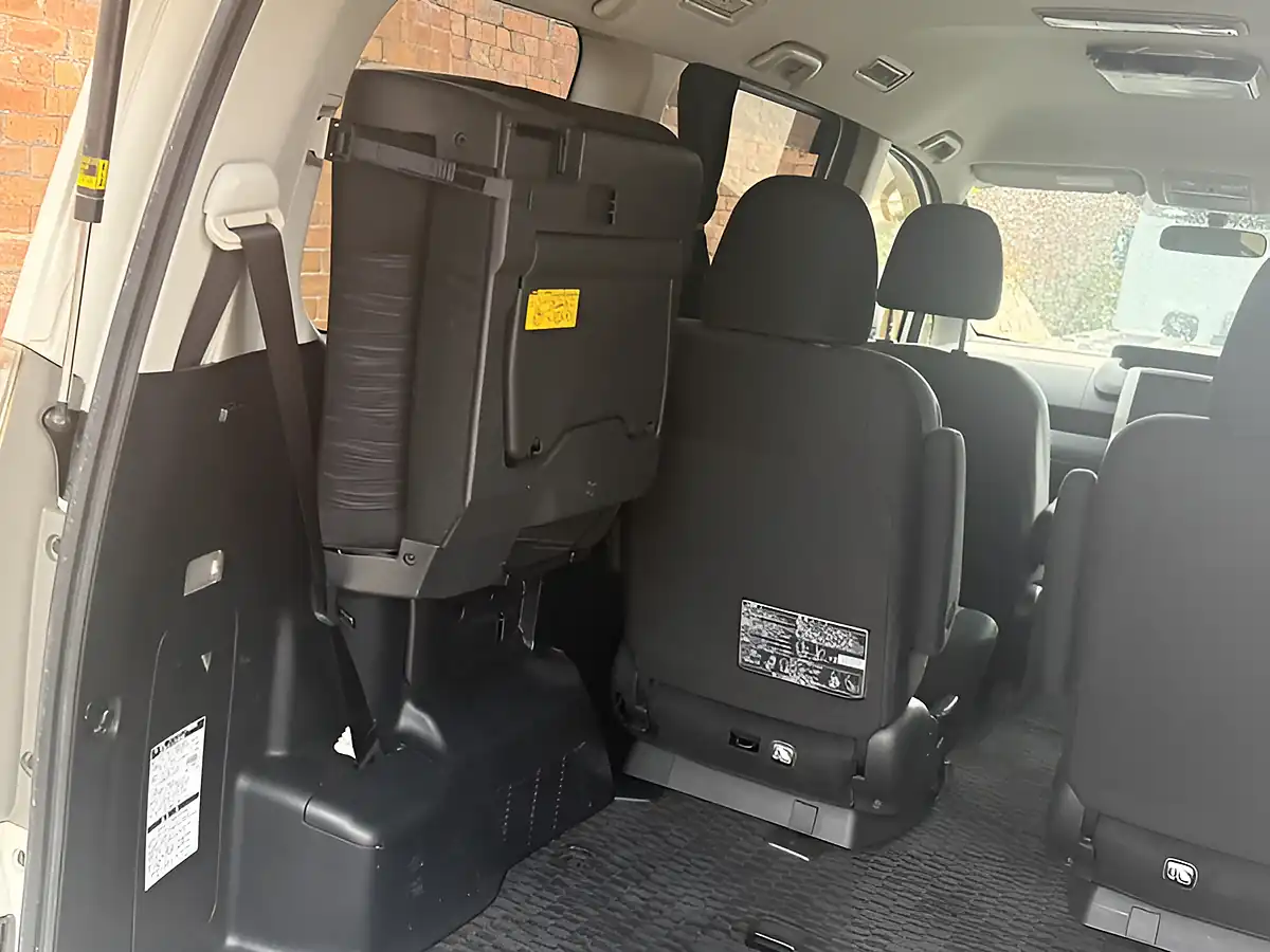 Used 2026 Toyota Voxy Zs Noah White - Interior and Exterior details 10